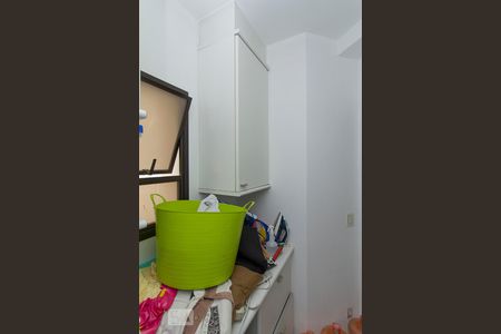 Apartamento à venda com 101m², 3 quartos e 2 vagas Apartamento à venda com 101m², 3 quartos e 2 vagasQuarto de Serviço - Armários