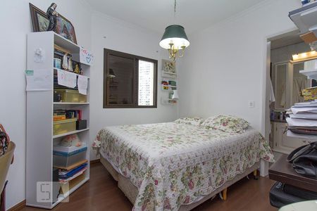 Apartamento à venda com 101m², 3 quartos e 2 vagas Apartamento à venda com 101m², 3 quartos e 2 vagasQuarto Suíte 1