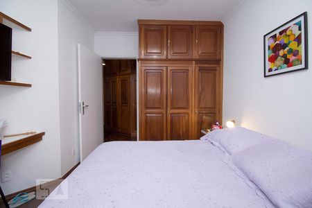 Apartamento à venda com 101m², 3 quartos e 2 vagas Apartamento à venda com 101m², 3 quartos e 2 vagasQuarto 2 - Armários
