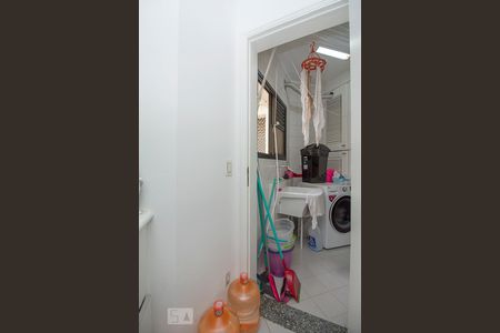 Apartamento à venda com 101m², 3 quartos e 2 vagas Apartamento à venda com 101m², 3 quartos e 2 vagasQuarto de Serviço