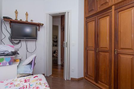 Apartamento à venda com 101m², 3 quartos e 2 vagas Apartamento à venda com 101m², 3 quartos e 2 vagasQuarto 3 - Armários