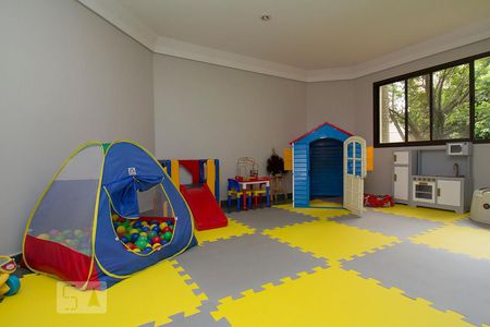 Apartamento à venda com 101m², 3 quartos e 2 vagas Apartamento à venda com 101m², 3 quartos e 2 vagasÁrea comum - Brinquedoteca