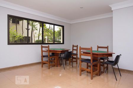 Apartamento à venda com 101m², 3 quartos e 2 vagas Apartamento à venda com 101m², 3 quartos e 2 vagasÁrea comum - Salão de jogos