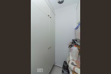 Apartamento à venda com 101m², 3 quartos e 2 vagas Apartamento à venda com 101m², 3 quartos e 2 vagasQuarto de Serviço - Armários