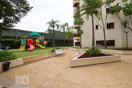 Apartamento à venda com 101m², 3 quartos e 2 vagas Apartamento à venda com 101m², 3 quartos e 2 vagasÁrea Comum - Playground
