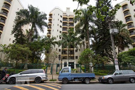 Apartamento à venda com 101m², 3 quartos e 2 vagas Apartamento à venda com 101m², 3 quartos e 2 vagasFachada