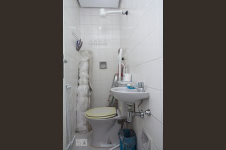 Apartamento à venda com 101m², 3 quartos e 2 vagas Apartamento à venda com 101m², 3 quartos e 2 vagasBanheiro de Serviço