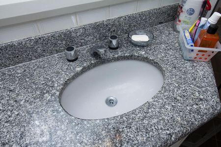 Apartamento à venda com 101m², 3 quartos e 2 vagas Apartamento à venda com 101m², 3 quartos e 2 vagasBanheiro Corredor