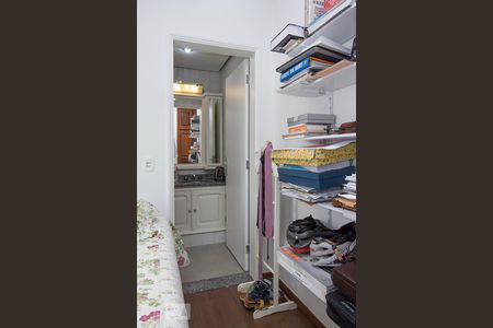 Apartamento à venda com 101m², 3 quartos e 2 vagas Apartamento à venda com 101m², 3 quartos e 2 vagasEntrada banheiro da suíte