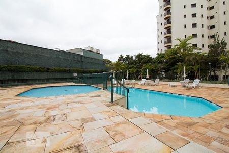 Apartamento à venda com 101m², 3 quartos e 2 vagas Apartamento à venda com 101m², 3 quartos e 2 vagasÁrea comum - Piscina