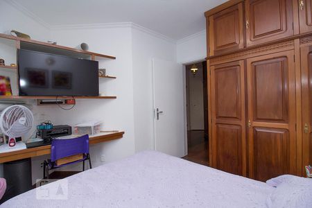 Apartamento à venda com 101m², 3 quartos e 2 vagas Apartamento à venda com 101m², 3 quartos e 2 vagasQuarto 2 - Armários