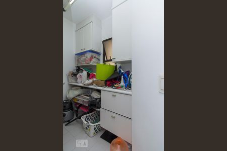 Apartamento à venda com 101m², 3 quartos e 2 vagas Apartamento à venda com 101m², 3 quartos e 2 vagasQuarto de Serviço