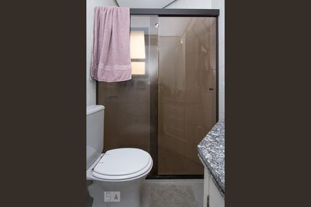 Apartamento à venda com 101m², 3 quartos e 2 vagas Apartamento à venda com 101m², 3 quartos e 2 vagasBanheiro da Suíte