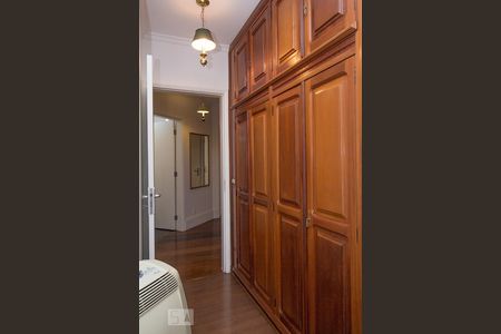 Apartamento à venda com 101m², 3 quartos e 2 vagas Apartamento à venda com 101m², 3 quartos e 2 vagasQuarto Suíte 1 - Armários