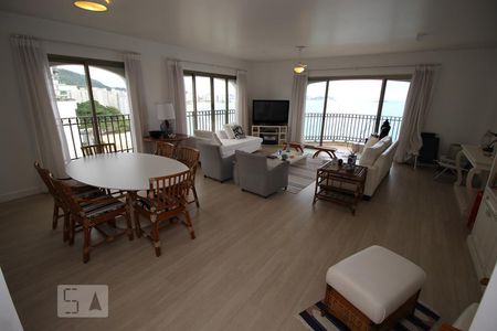 Sala de apartamento para alugar com 4 quartos, 200m² em Praia das Astúrias, Guarujá