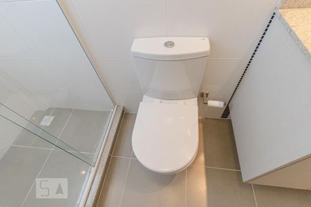 Banheiro da Suíte  de apartamento para alugar com 3 quartos, 110m² em Água Verde, Curitiba