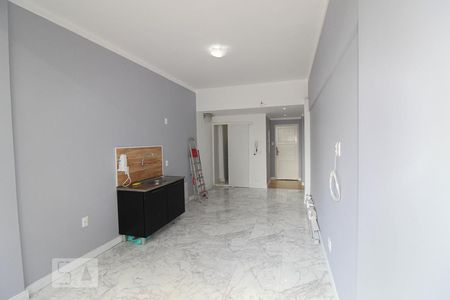 Sala/Quarto de kitnet/studio para alugar com 1 quarto, 30m² em Centro, Rio de Janeiro