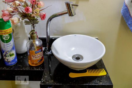 Lavabo de casa para alugar com 2 quartos, 80m² em Vila Gustavo, São Paulo