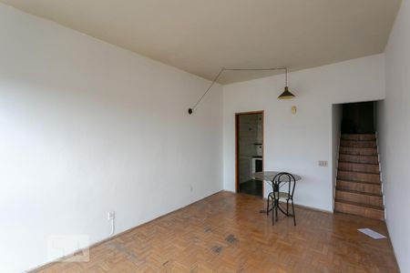 Sala/Quarto de kitnet/studio para alugar com 1 quarto, 26m² em Santo Agostinho, Belo Horizonte