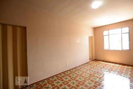 Sala de casa para alugar com 2 quartos, 120m² em Irajá, Rio de Janeiro