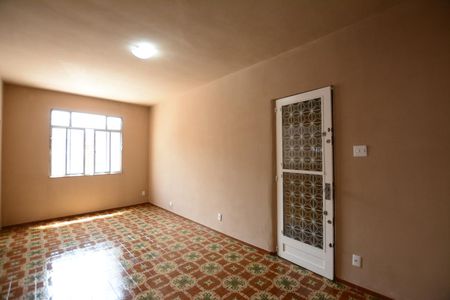 Sala de casa para alugar com 2 quartos, 120m² em Irajá, Rio de Janeiro