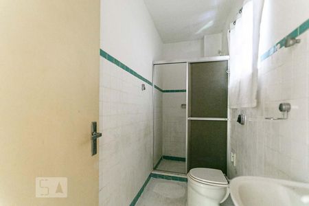 Banheiro de apartamento para alugar com 1 quarto, 55m² em Independência, Porto Alegre