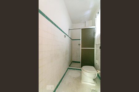 Banheiro de apartamento para alugar com 1 quarto, 55m² em Independência, Porto Alegre