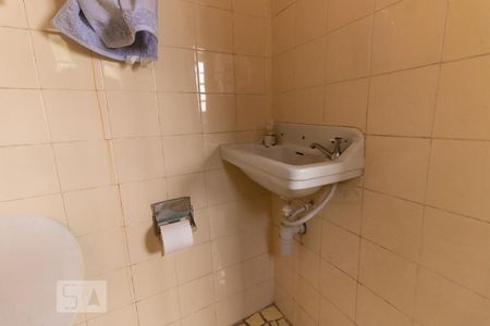 Casa à venda com 160m², 4 quartos e 2 vagas Casa à venda com 160m², 4 quartos e 2 vagasBanheiro 2