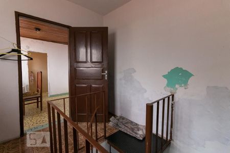 Casa à venda com 160m², 4 quartos e 2 vagas Casa à venda com 160m², 4 quartos e 2 vagasHall