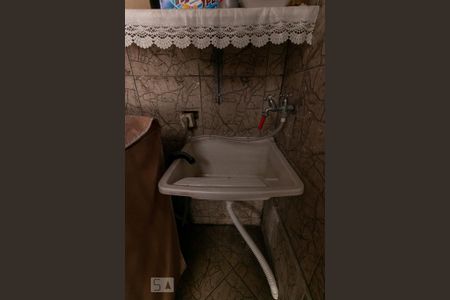 Casa à venda com 160m², 4 quartos e 2 vagas Casa à venda com 160m², 4 quartos e 2 vagasArea de Serviço