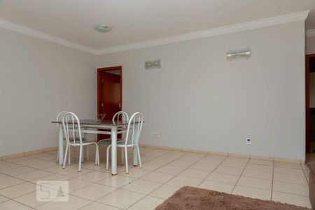 Sala de apartamento para alugar com 3 quartos, 240m² em Centro, Uberlândia