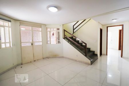 Sala 2 de casa para alugar com 3 quartos, 185m² em Elísio Campos, Goiânia