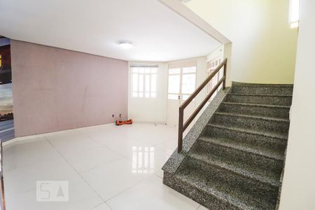 Sala 2 de casa para alugar com 4 quartos, 185m² em Elísio Campos, Goiânia