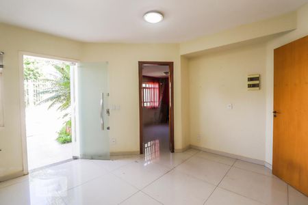Sala de casa para alugar com 4 quartos, 185m² em Elísio Campos, Goiânia