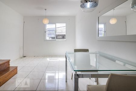 Sala de casa de condomínio à venda com 2 quartos, 68m² em Aberta dos Morros, Porto Alegre