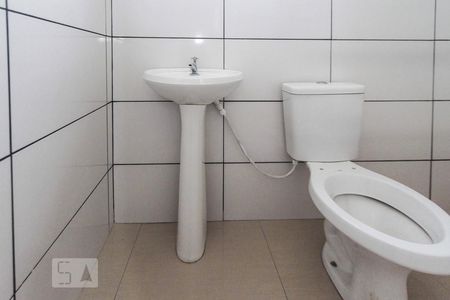 Banheiro de casa para alugar com 1 quarto, 50m² em Jardim Independência, São Paulo