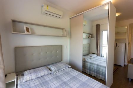 Quarto de kitnet/studio para alugar com 1 quarto, 30m² em Granja Viana, Cotia