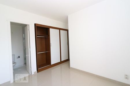 Quarto Suíte de apartamento para alugar com 2 quartos, 65m² em Vila Ipiranga, Porto Alegre