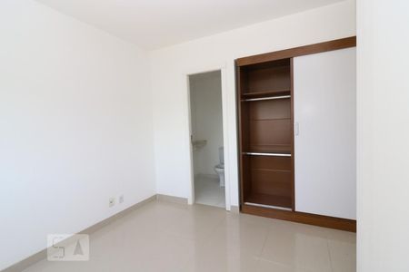 Quarto Suíte de apartamento para alugar com 2 quartos, 65m² em Vila Ipiranga, Porto Alegre