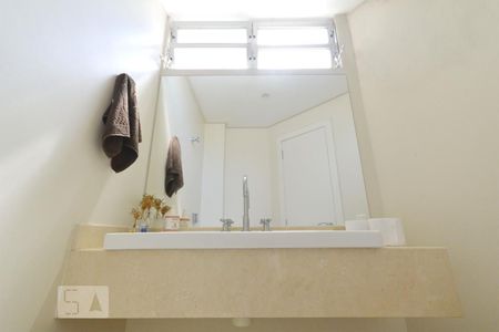 Lavabo de apartamento para alugar com 4 quartos, 158m² em Centro, Florianópolis