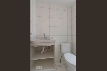 Banheiro de kitnet/studio à venda com 1 quarto, 24m² em Vila Butantã, São Paulo