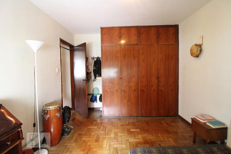Quarto 1 - Armários  de apartamento para alugar com 2 quartos, 65m² em Perdizes, São Paulo