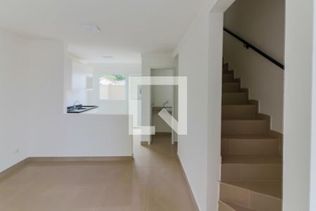 Sala de casa de condomínio para alugar com 2 quartos, 108m² em Vila Polopoli, São Paulo