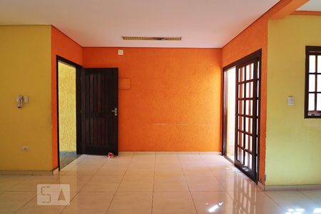 Sala de casa para alugar com 5 quartos, 304m² em Vila Camilopolis, Santo André