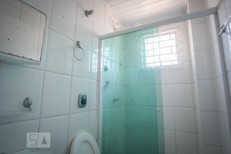 Banheiro de apartamento para alugar com 1 quarto, 34m² em Portão, Curitiba