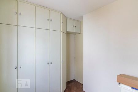 Quarto 2 de apartamento para alugar com 2 quartos, 49m² em Cidade São Jorge, Santo André