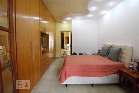Suíte  de casa à venda com 4 quartos, 285m² em Vila Romana, São Paulo