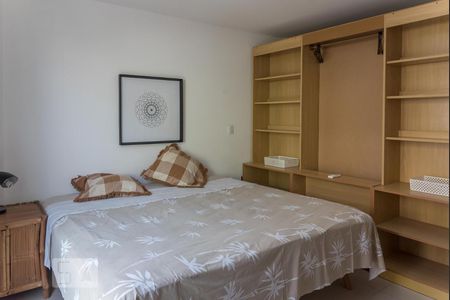 Sala / Quarto de kitnet/studio para alugar com 1 quarto, 40m² em Cidade Nova, Rio de Janeiro