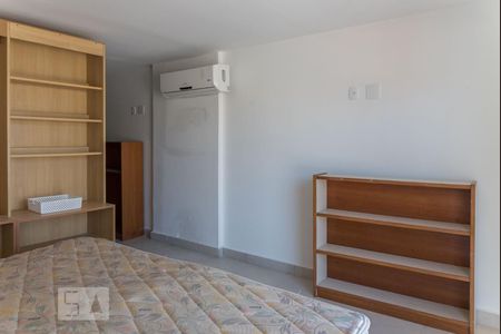 Sala / Quarto de kitnet/studio para alugar com 1 quarto, 40m² em Cidade Nova, Rio de Janeiro