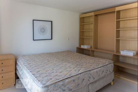 Sala / Quarto de kitnet/studio para alugar com 1 quarto, 40m² em Cidade Nova, Rio de Janeiro